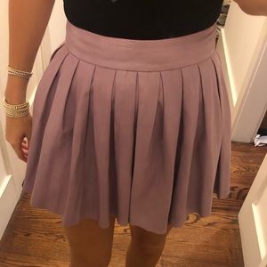 Alice & Olivia lavender pleated leather mini skirt